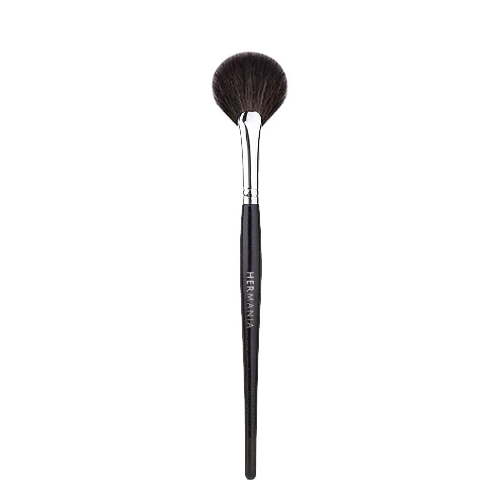 Hermania Fan Shaped Highlighter Brush, Natural Bristles, Black Wooden Handle, for Applying Highlighter, Small Feathery Brush (F15)