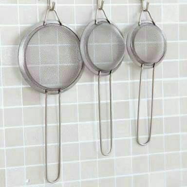 Wonka Stainless Steel Strainers Set of 3 – Premium All-Purpose Fine Mesh Kitchen Sieve and Colander with Handle – Micro-Perforated Strainer Set for Draining Rice, Pasta, Vegetables, Fruits (Small)