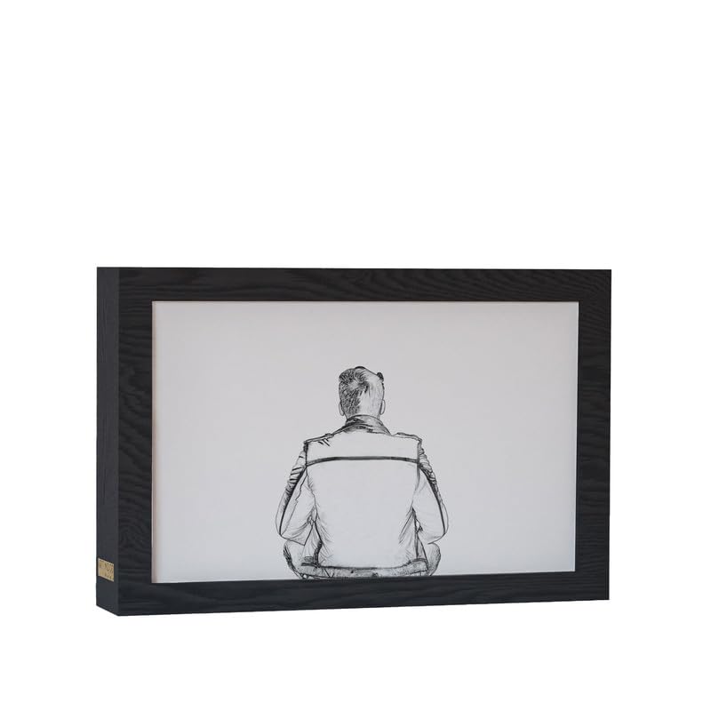 ART MOOD HOME Natrual Wood 2 In 1 Photo Lighting Frame - Man In Mountains 20Cm X 15Cm Black Frame