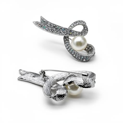 Luxury Women's Brooch - Opulent six‑petal floral brooch showcasing a radiant pearl centre surrounded by dazzling rhinestones, perfect for luxury soirées, debutante balls,