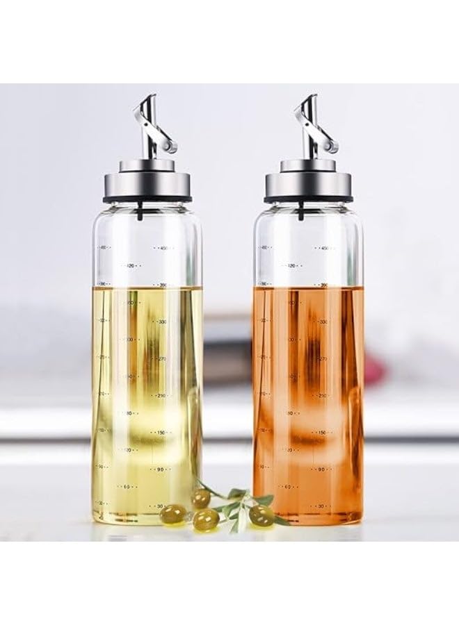 Serve oil in a stylish and practical way with this glass oil dispenser bottle. Single piece, easy to use, keeping oil fresh and your kitchen organized.