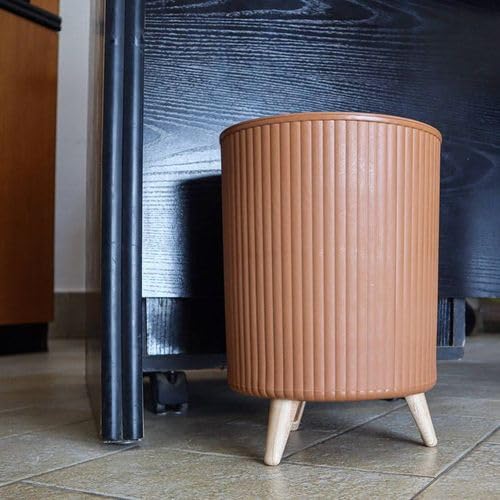 Modern Decorative Trash Bin with Ribbed Design, Wooden-Style Lid and Legs, Brown