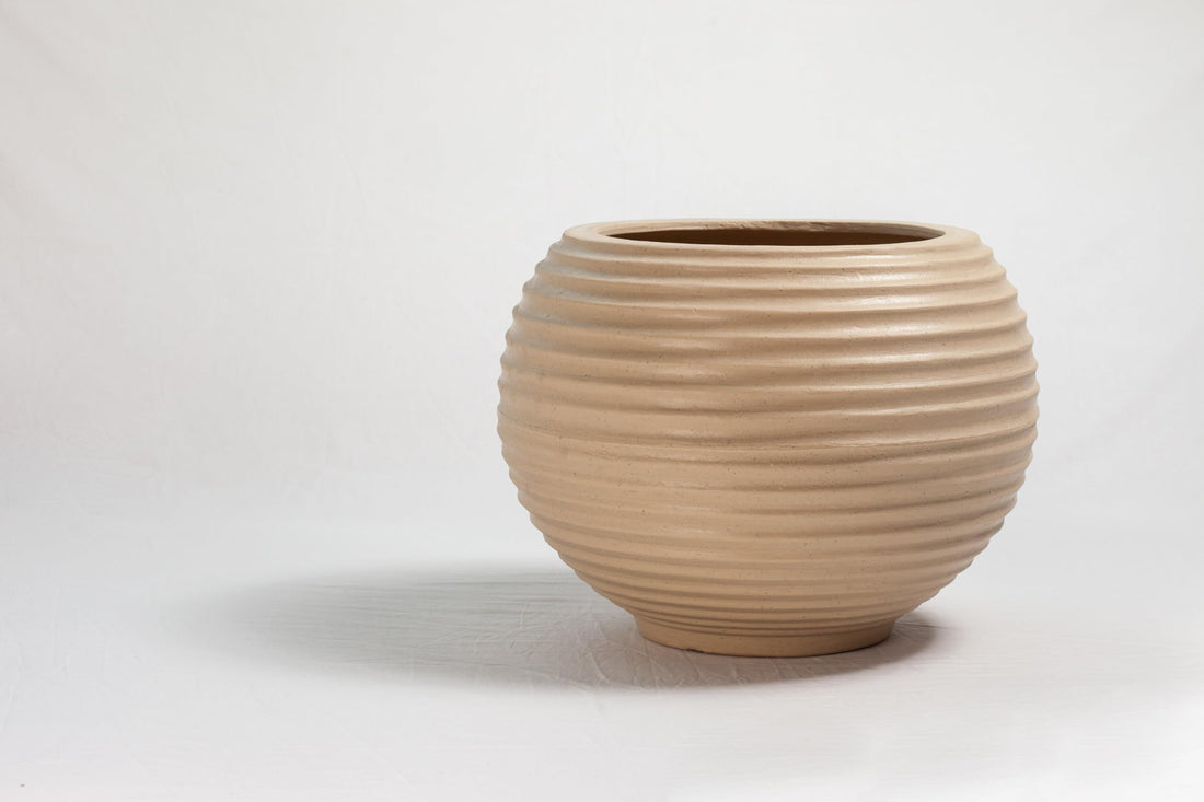 Decorative Planter Planter Pot Mini Decorative Planter Inspired Planter Guaranteed to Give a Beautiful Touch to Your Table/Desk 1 PE (Beige, Small)