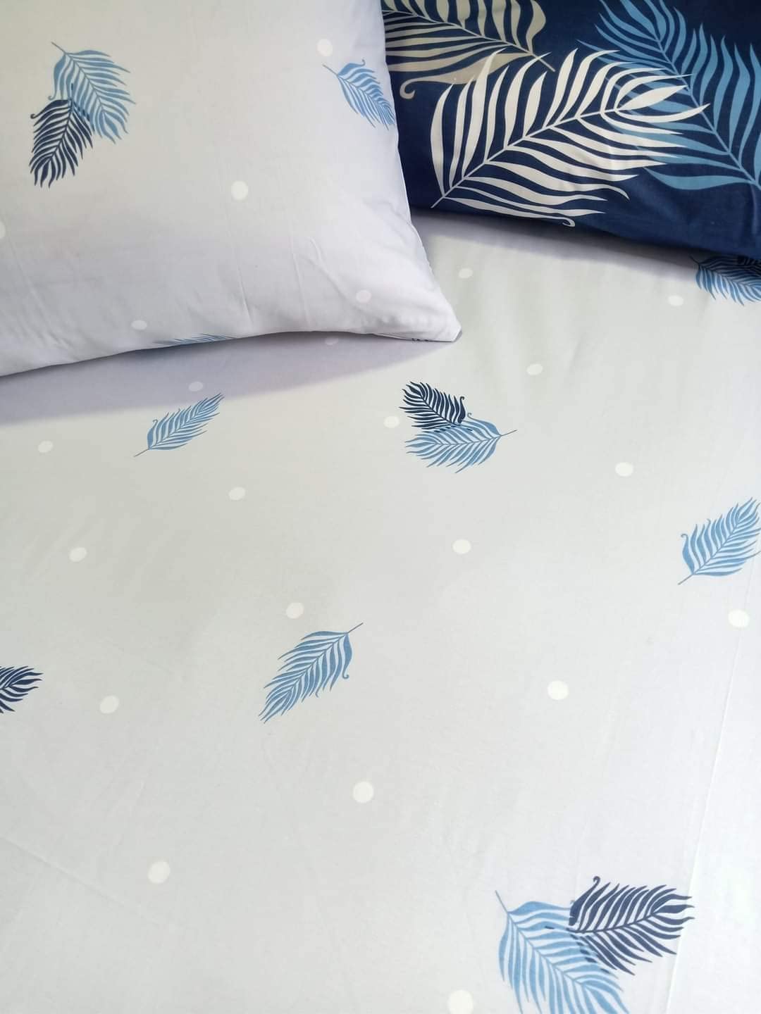 Elastic Sheet Set 3 Pieces 1 Fitted Sheet & 2 Pillow Cover (Feather Blue, Small Queen 150x200cm)