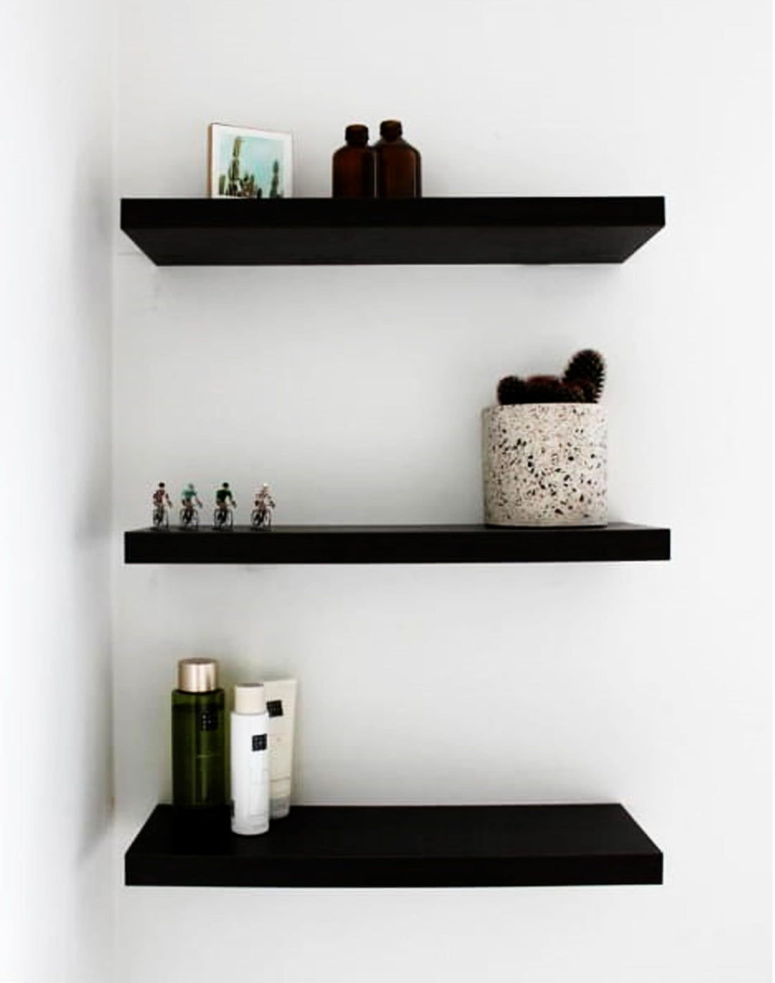 Modern Floating Wall Shelves Set of 3 – Elegant Wooden Decorative Shelves for Organizing Old Books, Antiques, Plants – Office Furniture, Bedroom, Office