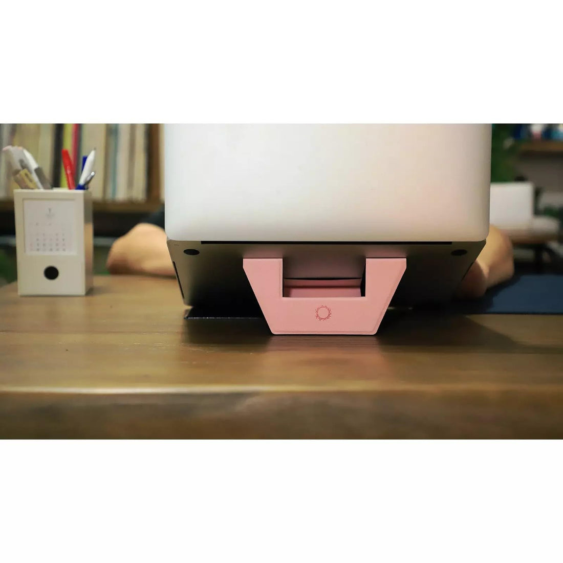 Foldable Leather Laptop Tablet Stand Magnetic Rose 3.3mm Ultra Thin Laptop Stand for Kitchen Office