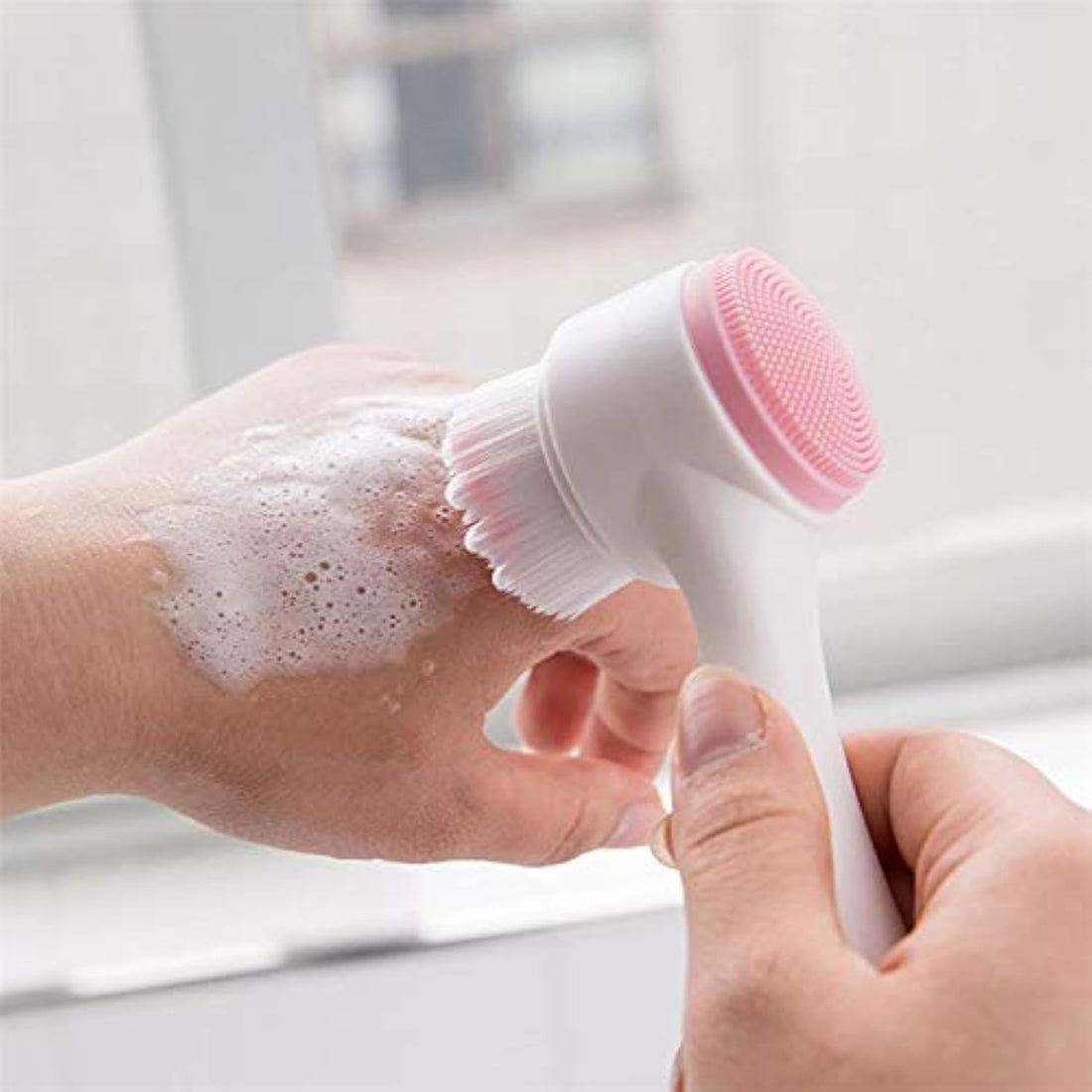 2 in 1 silicon wash Face Brush for Cleansing and Exfoliating Facial deep Cleaning Brush with Soft Bristles - Deep Pore Exfoliation, Scrubber to Massage & Scrub Skin-Massaging. (Pink)