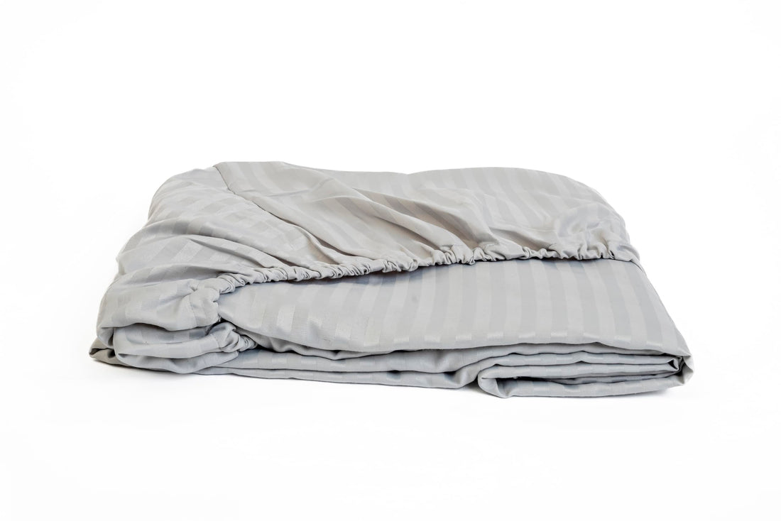 Striped Fitted Sheet - Fine Quality For Hotels and Home Décor - Consists of 1 Fitted Sheet 100cm * 200cm - Fits Matresses Up to 30cm - Brushed Cotton - Grey