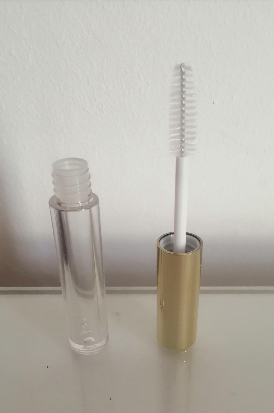 1pcs 3ml Empty Refillable Eyelash and Eyebrow Makeup Refill Box Clear Gold Cap