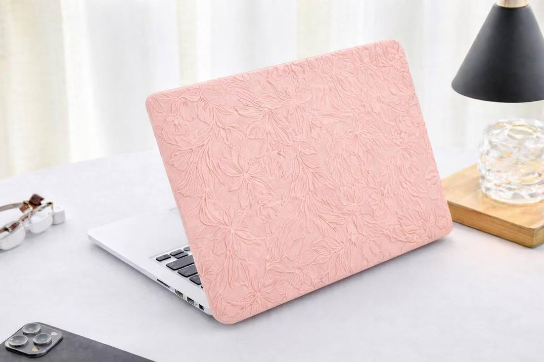 Embossed Floral Laptop Case for MacBook Air 15 inch (2023–2025, M2/M3/M4) – Slim Hard Shell Protective Cover Compatible with A2941 / A3114 / A3241 – Matte (Rose Gold)