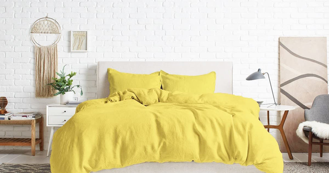 Tigers Trade Lines 3 Piece Solid Pattern Hotel Home Tourist Villages Duvet Set (Home Room 230 * 240cm, Gold)