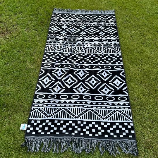 Black and White Geometric Beach Blanket, Cotton Throw with Tassels, Aztec Pattern, 180x90 cm