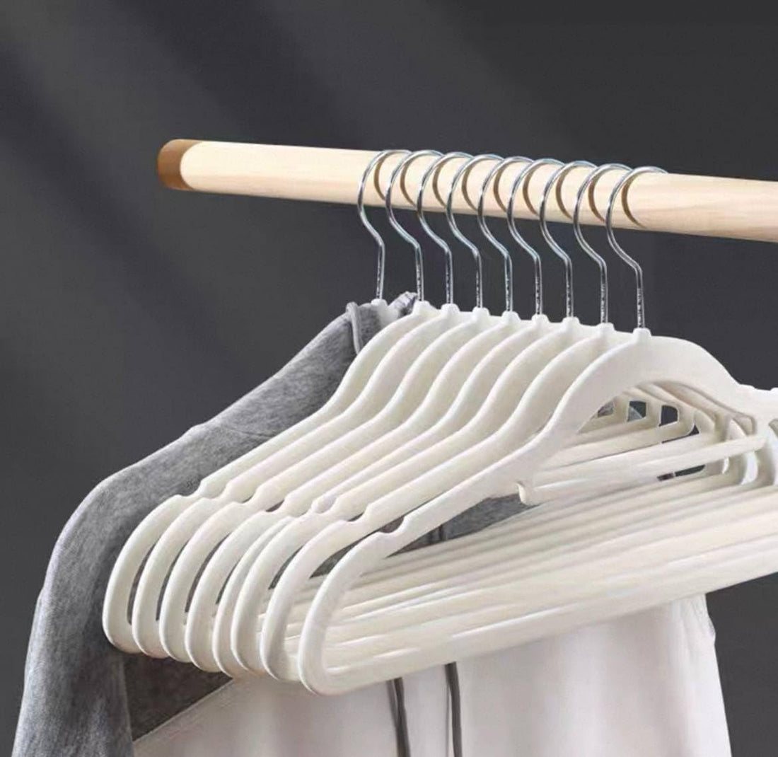 Generic White Plastic Clothes Hangers, Pack of 5, with Metal Hook, .rom