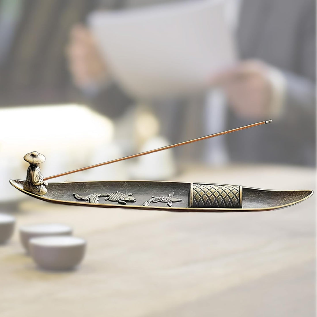 Metal Incense Burner Traditional Fisherman Boat Shape Incense Holder Decorative Fish Engraved Wood Base Carved 22cm for Home Decoration Meditation