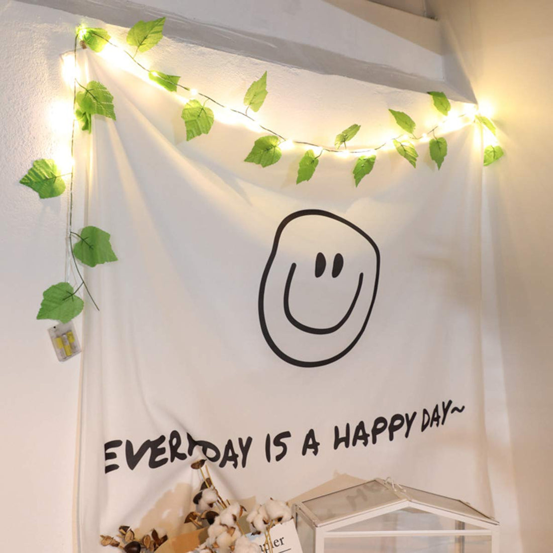 Artificial plant hanging plants, artificial plants, lots of styles and colours, are suitable as a decoration for the room, salon or wedding (eucalyptus)
