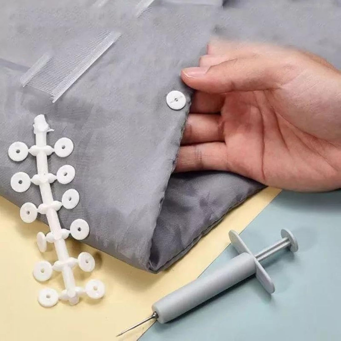 "Sheet Mask Clip Syringe with 300 Pieces Plastic Fasteners and 24 Buttons - Stability and Beauty for Bedding and Coverlets"