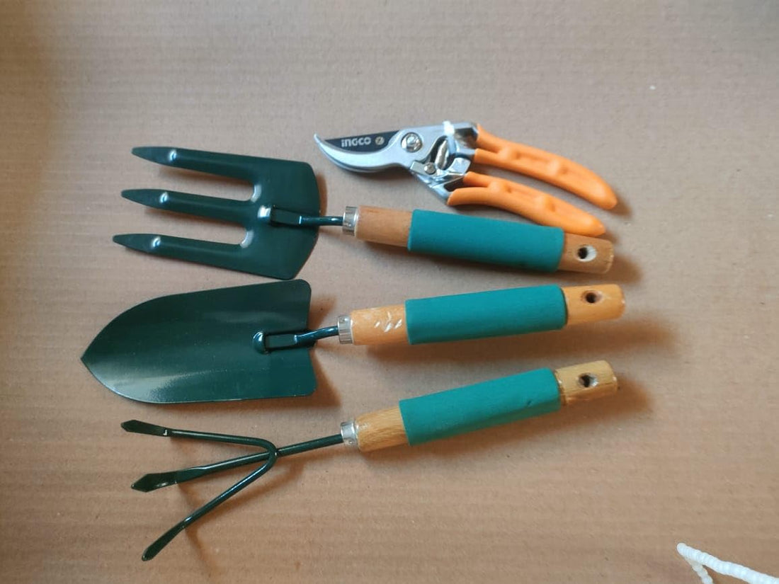 Garden Tool Set, 4 Pieces, Wooden Handles, Shovel and Pruning Shears, Green and Orange