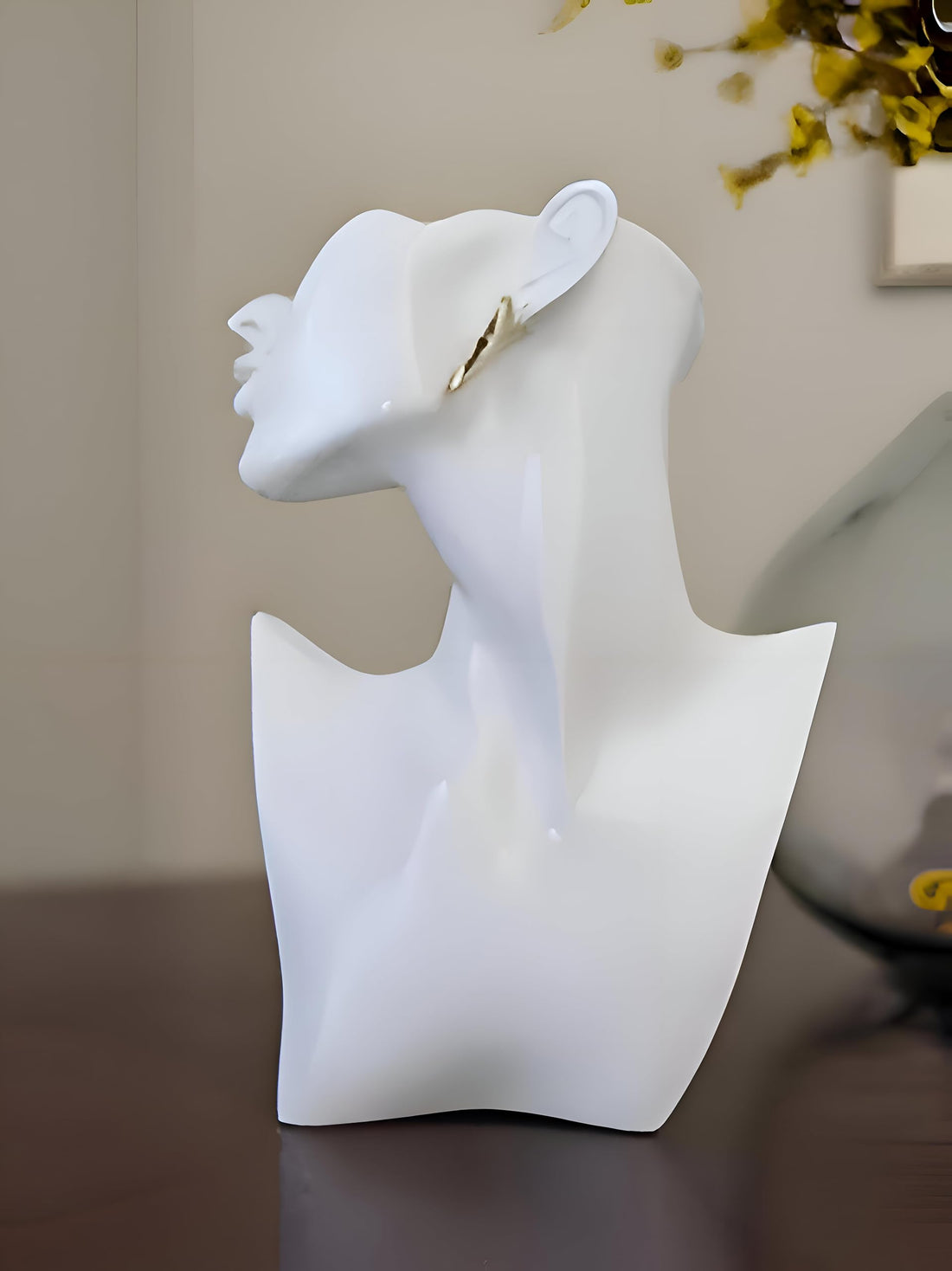 Practical Sturdy Resin Jewelry Bust Stand - Durable small display holder for necklaces, perfect for trade shows, retail displays, and jewelry exhibitions with elegant minimalist design. (L)