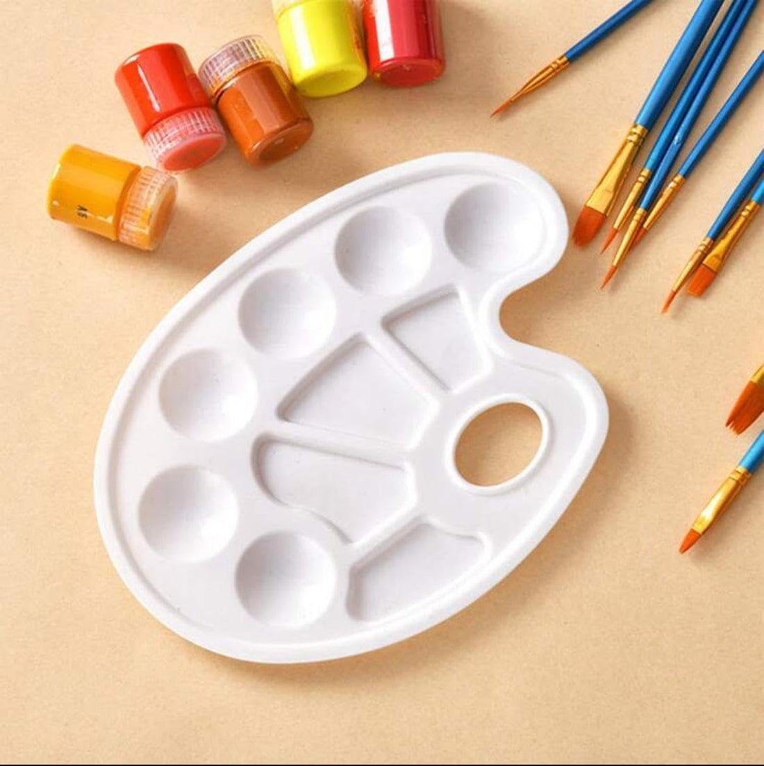 Artist Paint Palette, White Plastic, 23 cm x 17 cm, 6 Wells with Mixing Areas