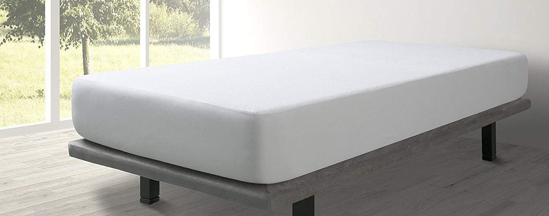 White - Waterproof Mattress Protector Queen Size 150x200+30 CM