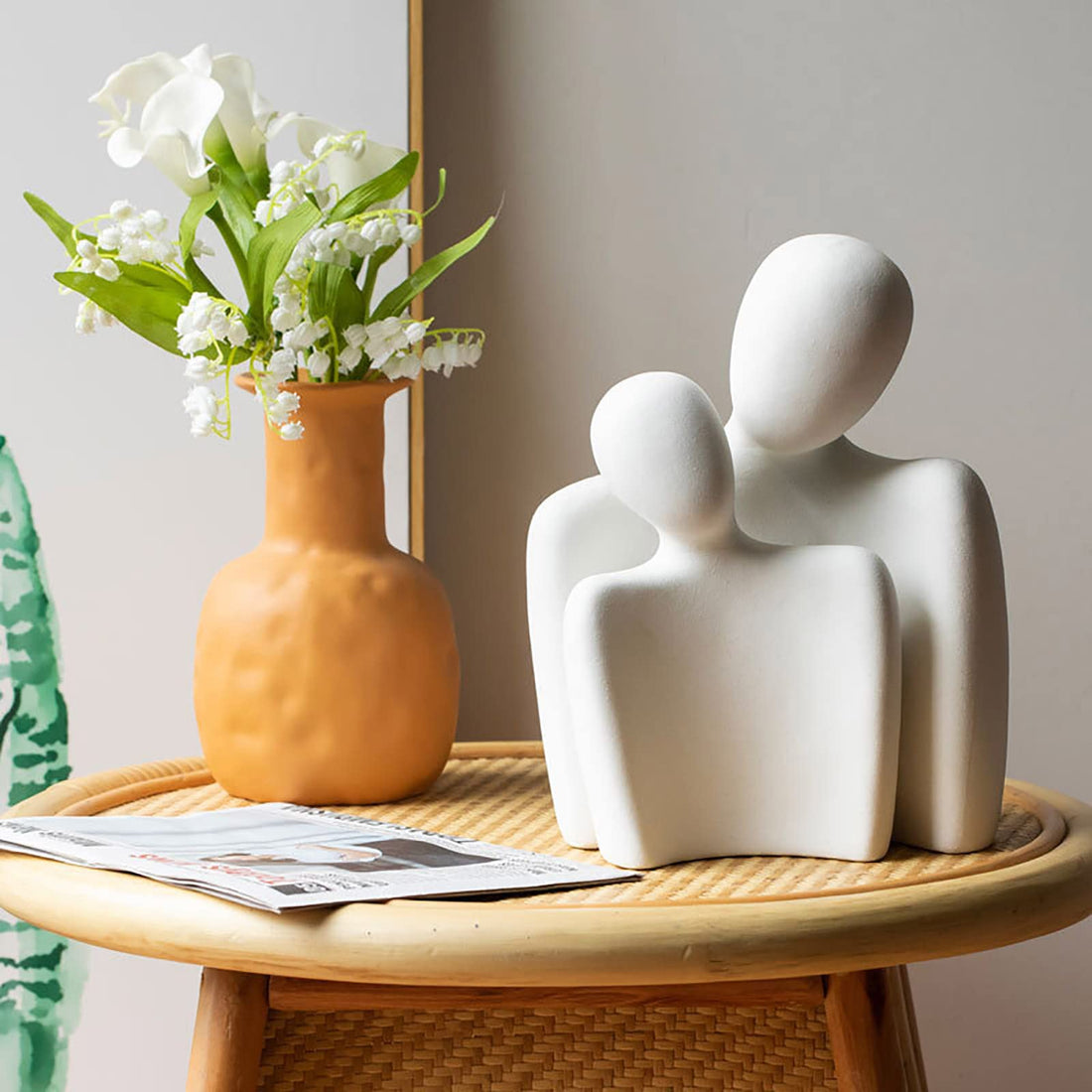 Couple Art Sculpture, Ceramics Couple Dance Figurine, Romantic Lover Statue Elegant Couple Ornament for Living Room Bedroom, Figurine Desk decor Ornament for Home Office Decoration