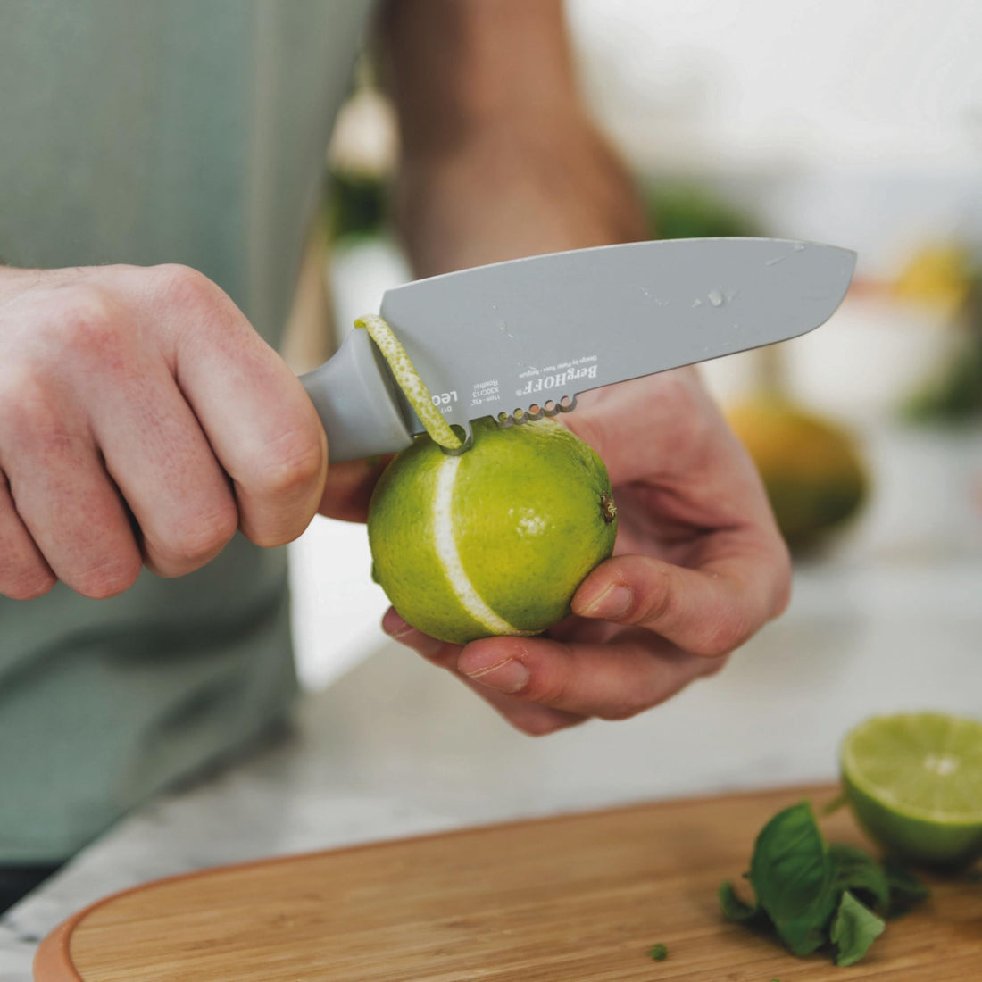 LEO Balance Vegetable Knife 11 cm Compact Knife Designed for Peeling Cutting and Vegetable Preparation