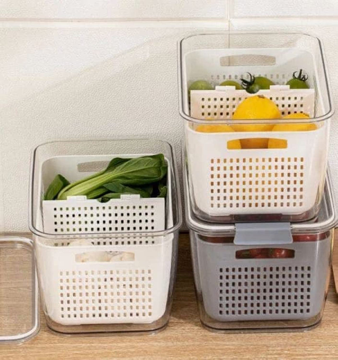 Acrylic Refrigerator Box with Plastic Strainer Sealed and 2 Vents