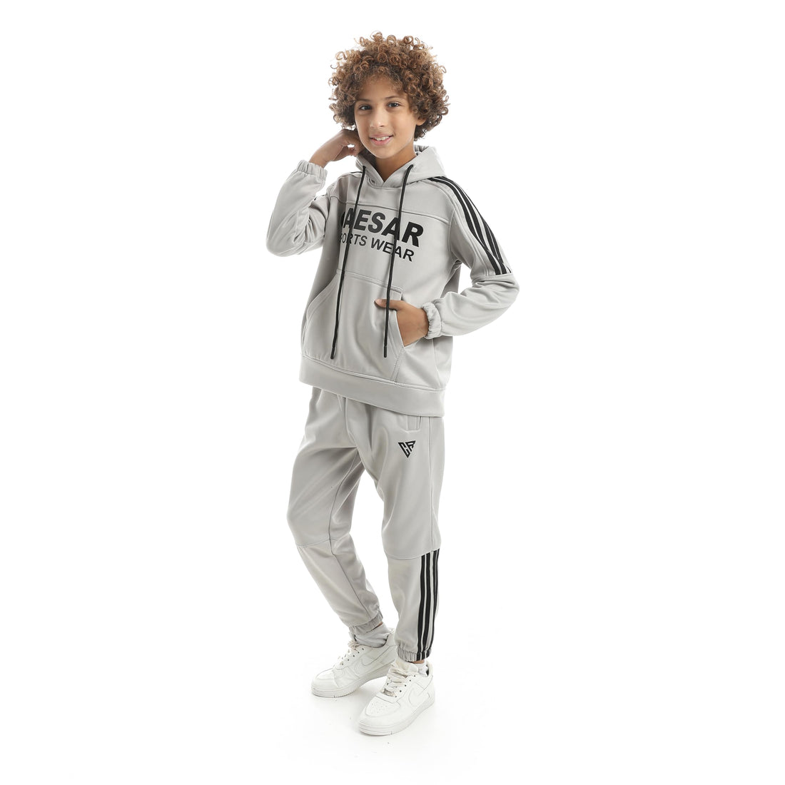 Boys Women's wool sweater with a round neckline and rose pattern Boys' winter tracksuit with a velvet lining on the back 4-stripes design and a print on the chest
