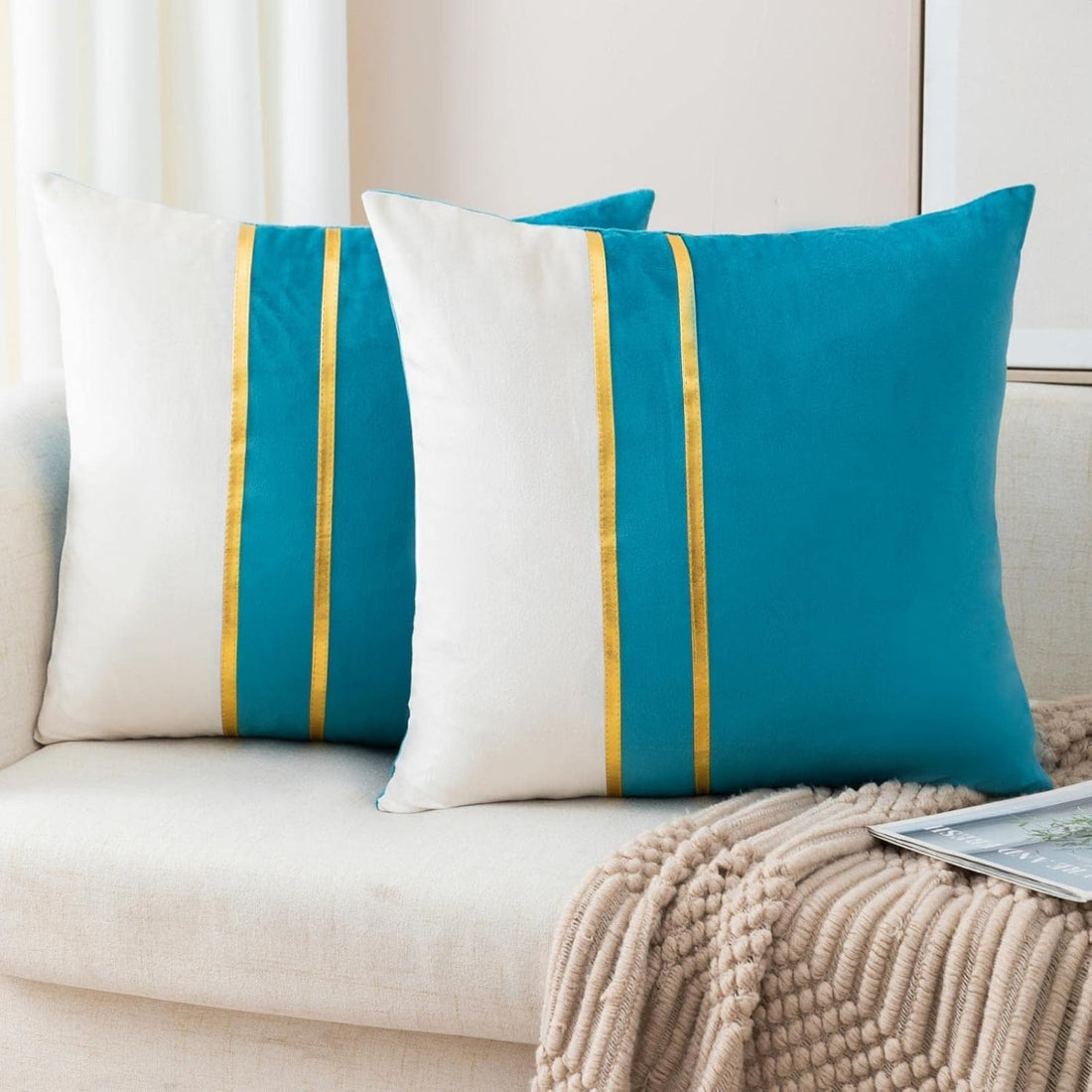 Modern Throw Pillow Covers - Set of 2 Elegant Velvet Throw Pillow Covers, Perfect for Living Room Sofa Bed Chairs, Add a Touch of Elegance to Your Home Decor (Lake Blue, 45 * 45 cm)