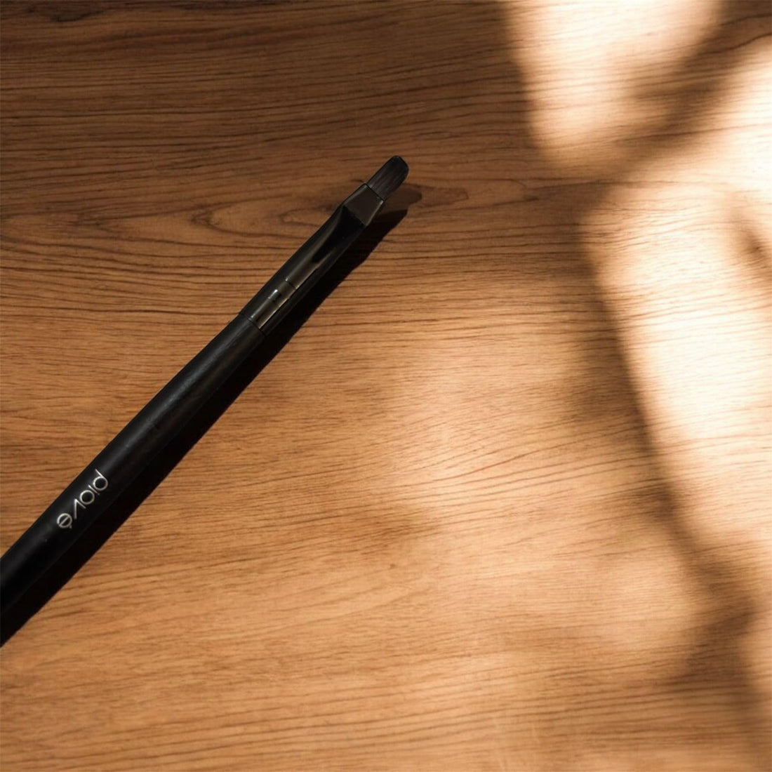 Double-Sided Eyebrow Brush & Eyeliner Tool – Dual-Ended Angled Brush and Spoolie for Shaping, Blending & Defining Brows | Works with Gel, Powder & Pomade