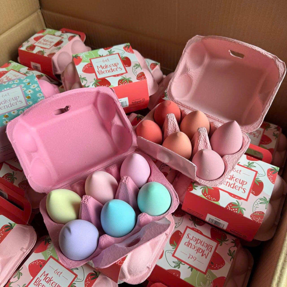 Beauty Blender 6 Sponges in Attractive Colors – Cute Egg Box for Perfect Makeup Dispensing