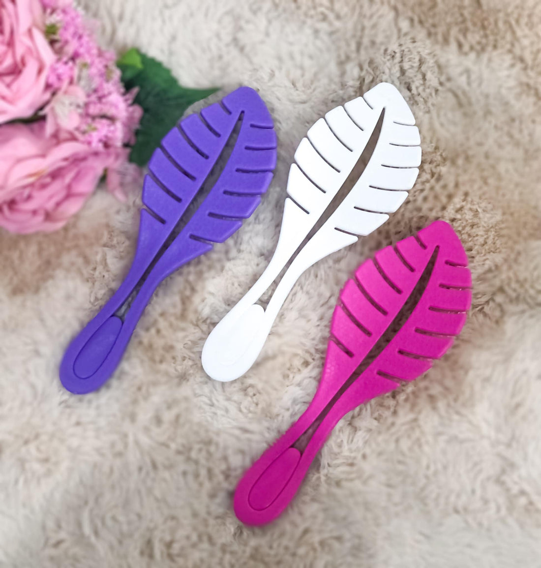 Hair Brush, Detangling Brush, Feather Shape Design Multi Color Lightweight Easy to Carry