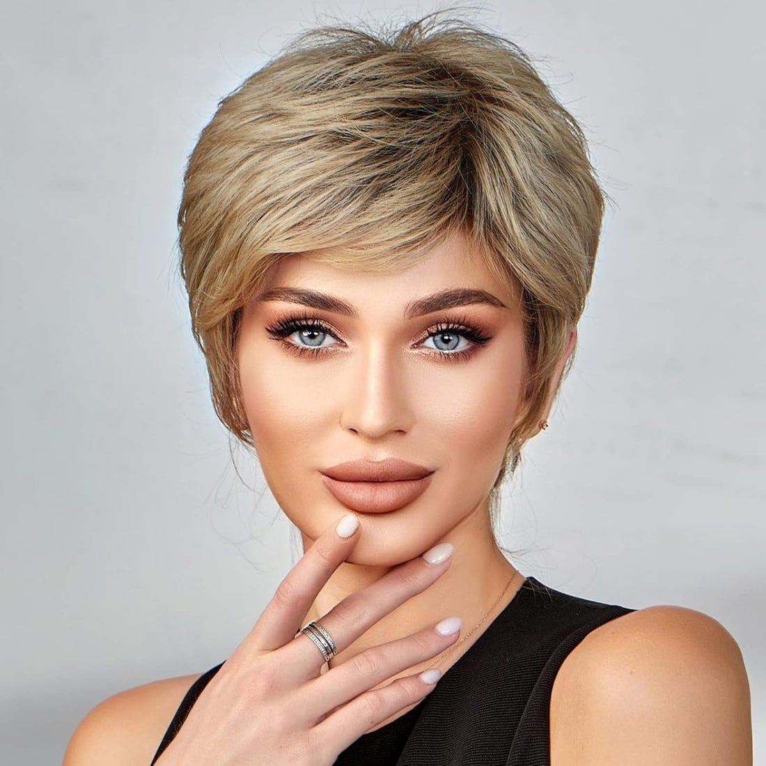 ECIF Short Dark Blonde Wigs for Women Synthetic Wig with Bangs