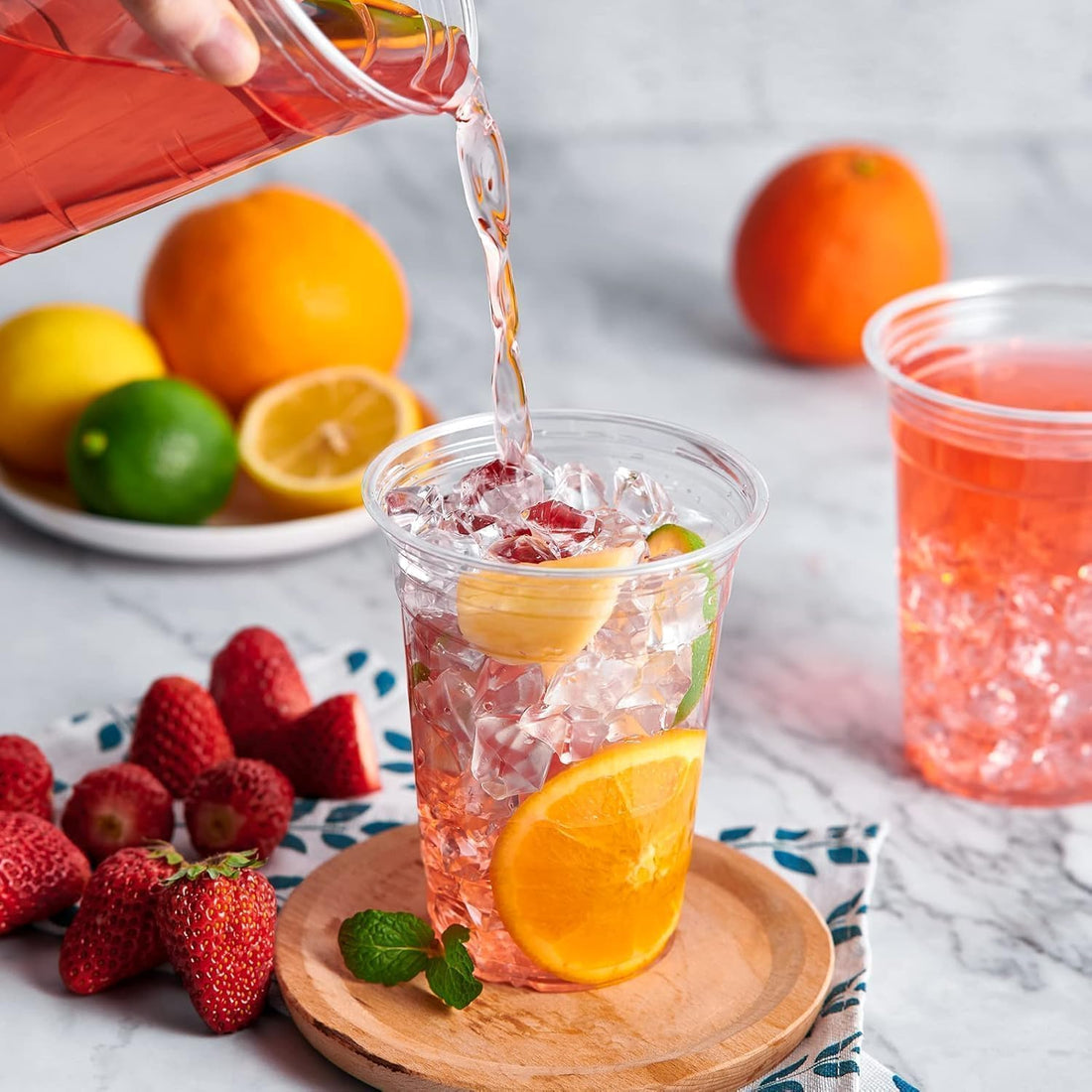 Clear Plastic Cups with Dome Lids, 16 oz Disposable Cups for Cold Drinks, Iced Tea, Smoothie, Soda Party Cups with Airtight Lids (50 psc)