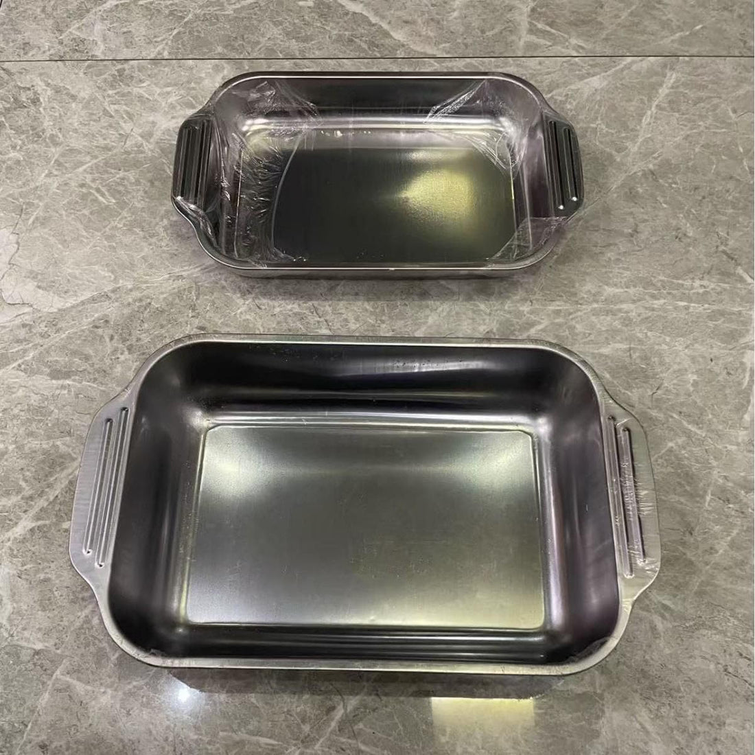 Stainless Steel Deep Thermal Tray: Keeps Food Hot in Style and Easy to Serve, Perfect for Family and Guests, Designed for Fish, Casseroles and Favorite Foods Generic