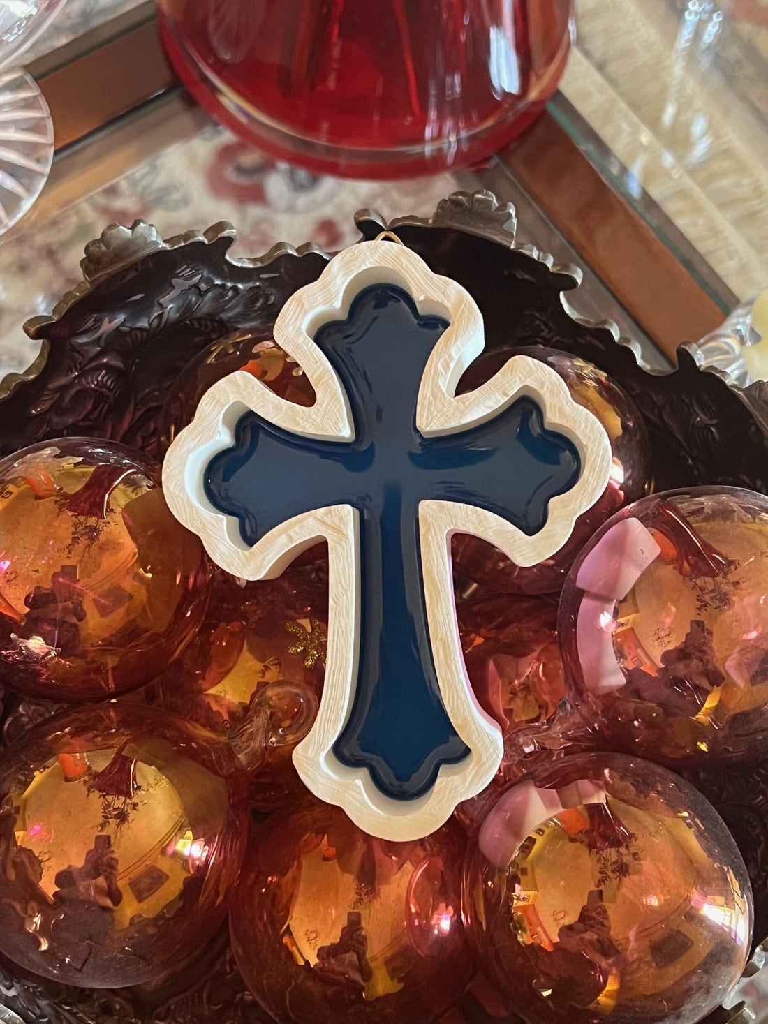 Classic Cross White and Blue Greek Style Home Decor (Classic)