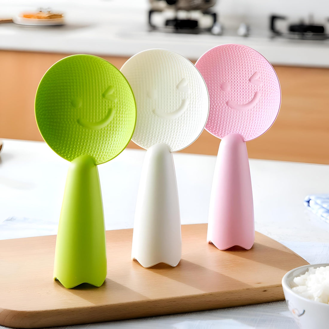 Sticky Rice Tool - Heat Resistant Plastic Paddle with Smile Face, Non-Stick Standing Spoon for Rice Cooker, Durable Scooper for Serving Hot Grains, Easy to Clean Kitchen Spatula for Daily Meal (وردي)