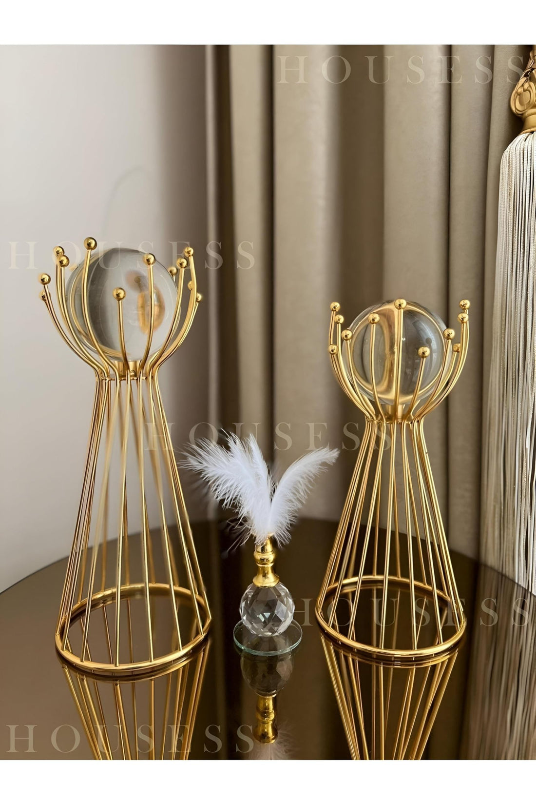 Elegant Table Decor - 2-Piece Crystal Ball Holder with Artistic Metal Sculpture, Perfect for Adding a Touch of Sophistication to Your Living Space