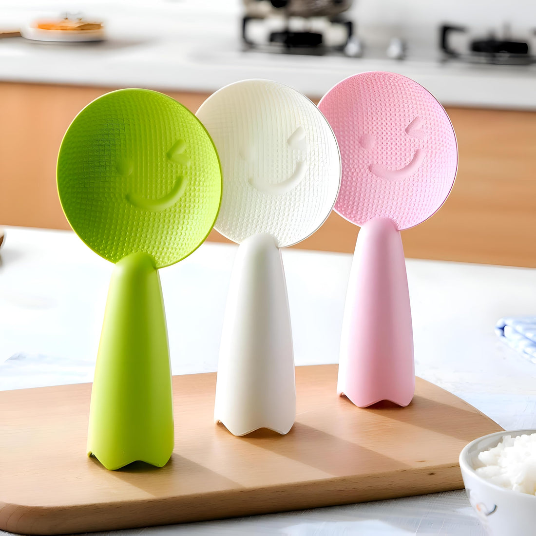 Sticky Rice Tool - Heat Resistant Plastic Paddle with Smile Face, Non-Stick Standing Spoon for Rice Cooker, Durable Scooper for Serving Hot Grains, Easy to Clean Kitchen Spatula for Daily Meal (اغضر)