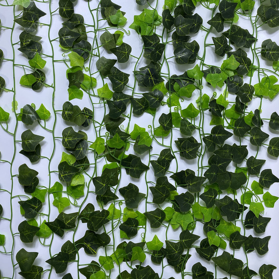 12pcs 94 ft Artificial Fake Ivy Plants Leaves Vines Garland Greenery Artificial Hanging Plants for Wall Wedding Party Garden Room Decor