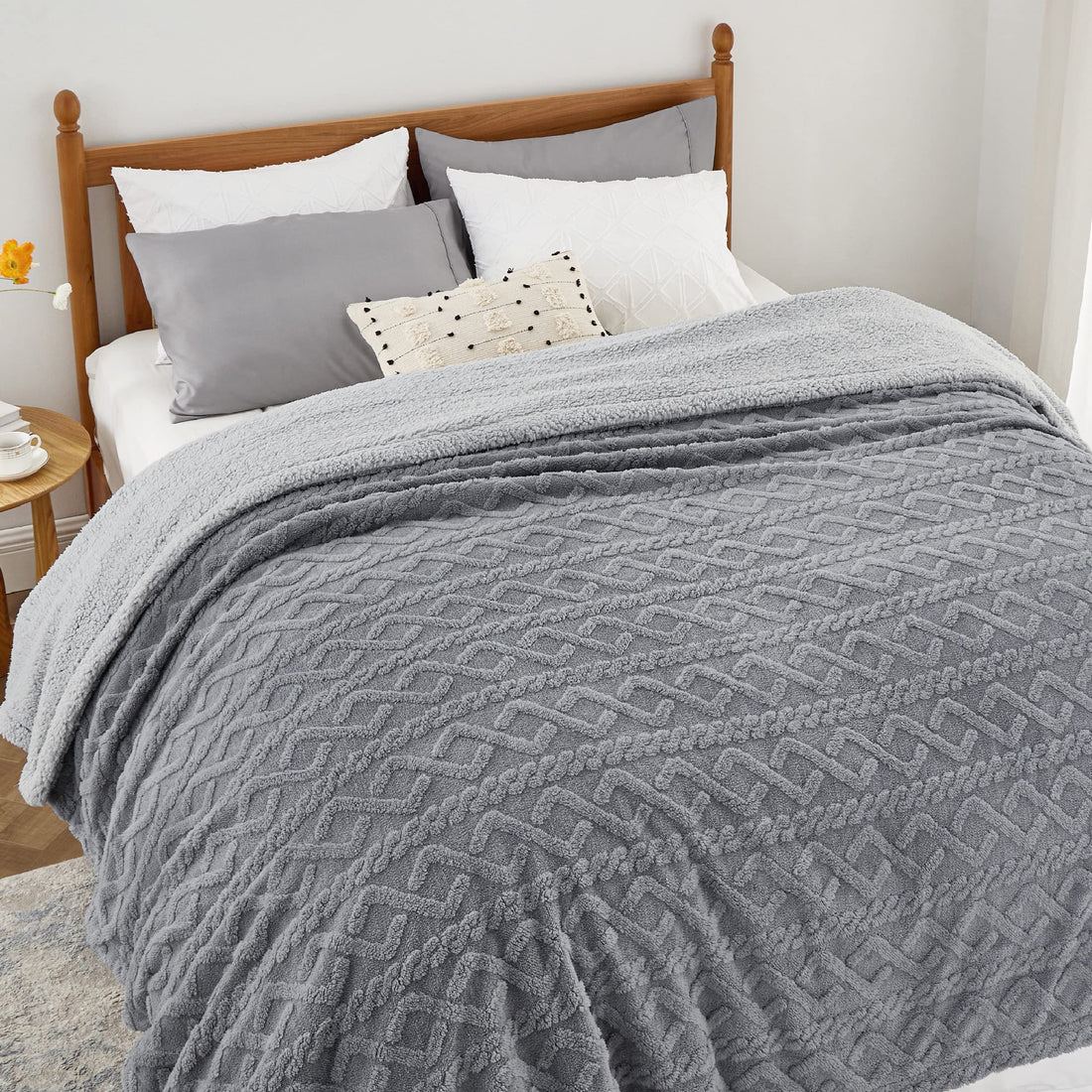 Bedsure Cuddly Blanket 220 x 240 cm Sofa Blanket Knitted Blanket Large Sofa Blanket Double Face Extra Soft Cuddly Blanket Fluffy XXL Living Room Wool Blanket Grey Couch Blanket Sofa Throw Blanket