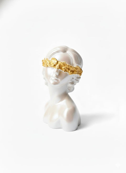 Handmade Marble Decor Statue – Pure Queen | Luxury Classic Masterpiece for Home Decor and Living Room (White & Gold)