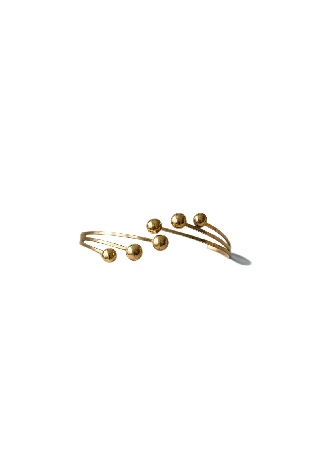Coiled Cuff - Adjustable Leaf Design Upper Arm Bracelet for Ladies, Stylish Metal Armband Jewelry Ideal for Wedding Guest Outfits and Evening Party Looks