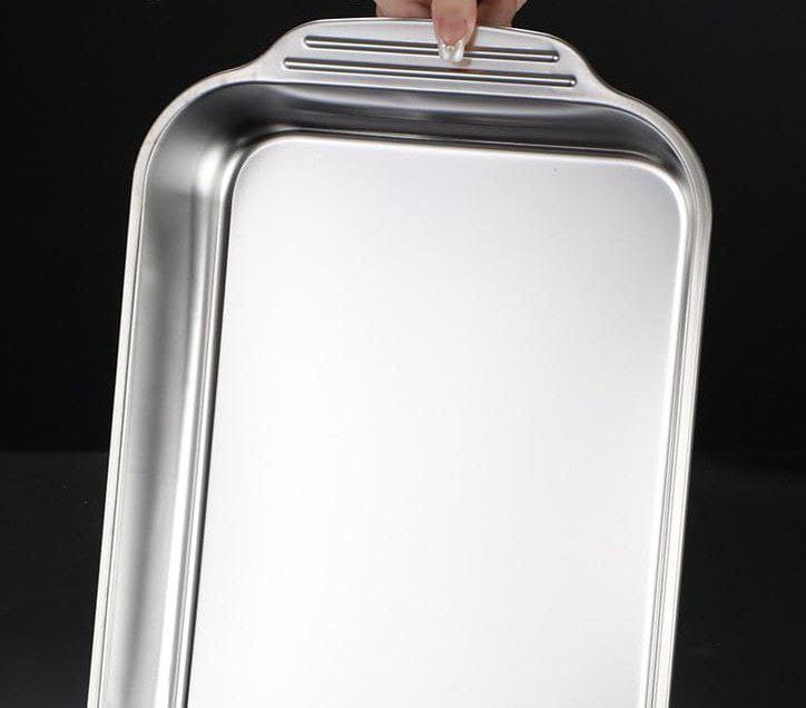 "Stainless Steel Deep Thermal Tray: Excellence and Quality in Serving Hot Food with Style and Ease" - Generic