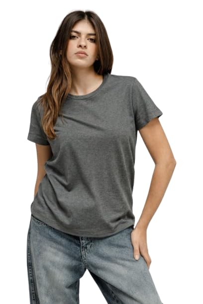 Feathers Women’s regular fit T-shirt with a crew neck and short sleeves, made of 100% cotton.