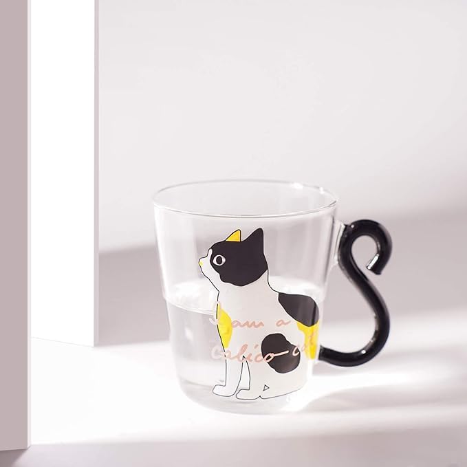 Adorable Clear Glass Cat Mug, Cute Calico Cat Design with Tail Handle, Unique Heat-Resistant Multi-Purpose Cup for All Beverages – Perfect Gift for Pet Lovers, Home & Office.
