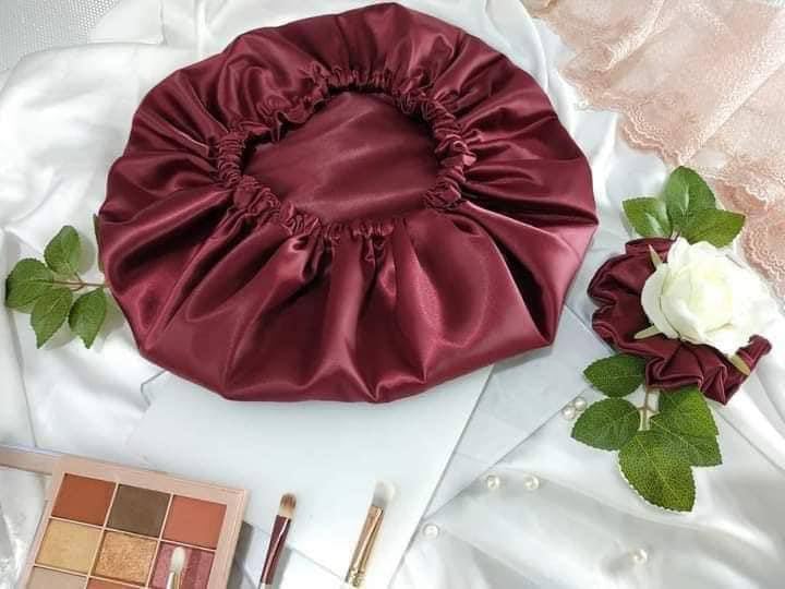 Beauty Hair - Satin Bonnet (Daluqati on the Market) Unique Formula to Care for Your Hair Amazing Benefits:1- Reduces Split Ends 2- Protects Against Dryness 3- Generic