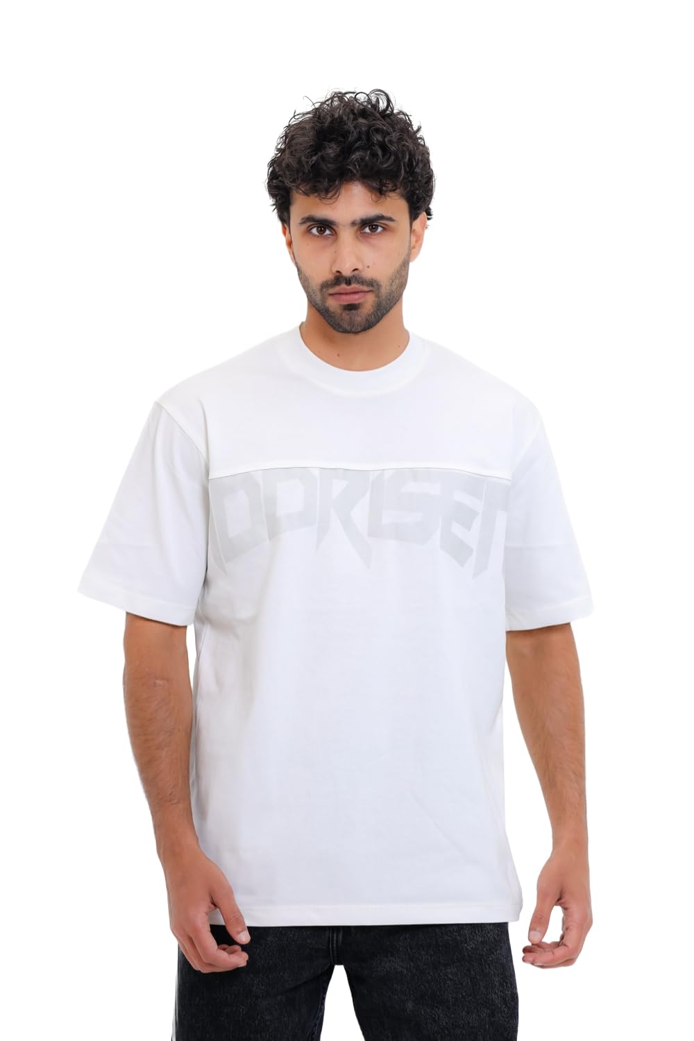 T-Shirt with Bold "DORISE" Graphic Print