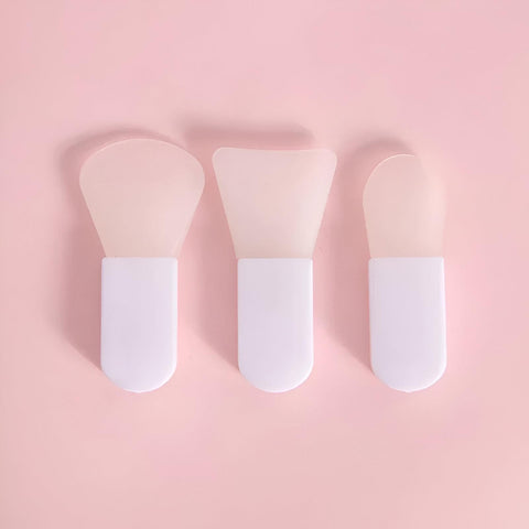 Clay Beauty Tools - A trio of specialized brushes for applying clay masks, ensuring even coverage and a luxurious spa experience right at home or while traveling. (1 pack)