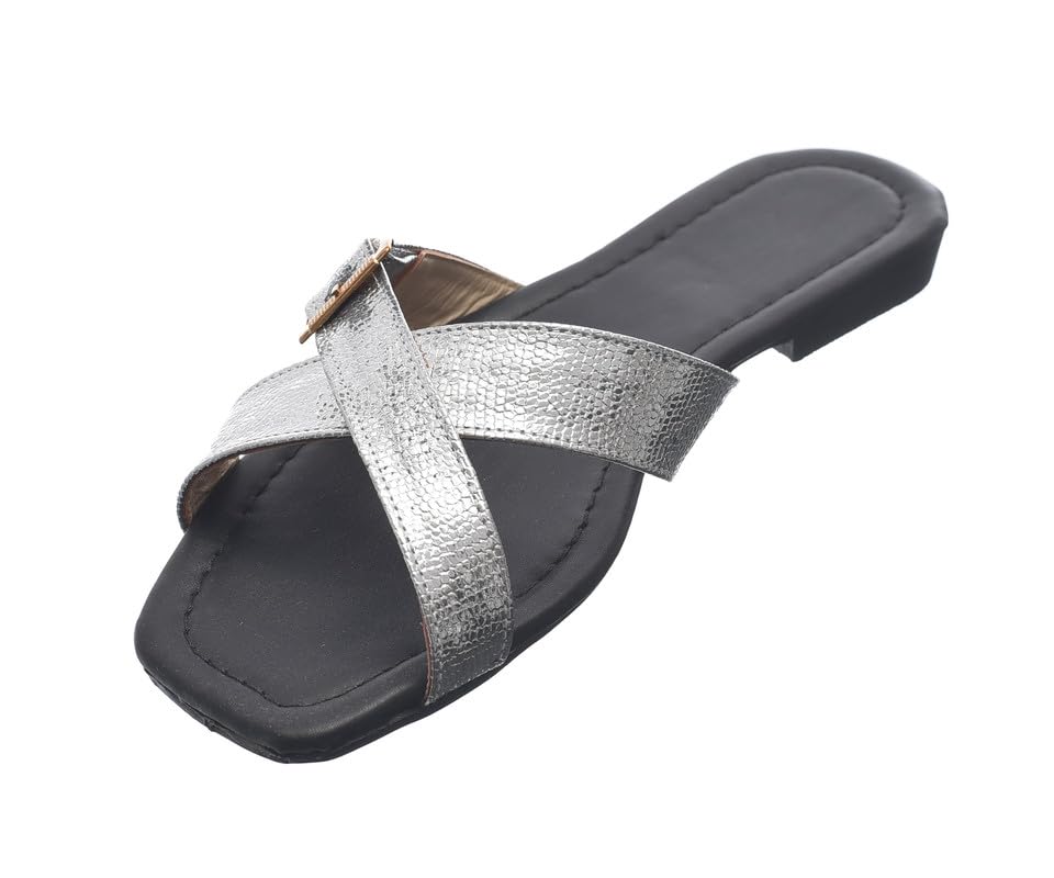 womens model 768 Flat Sandal